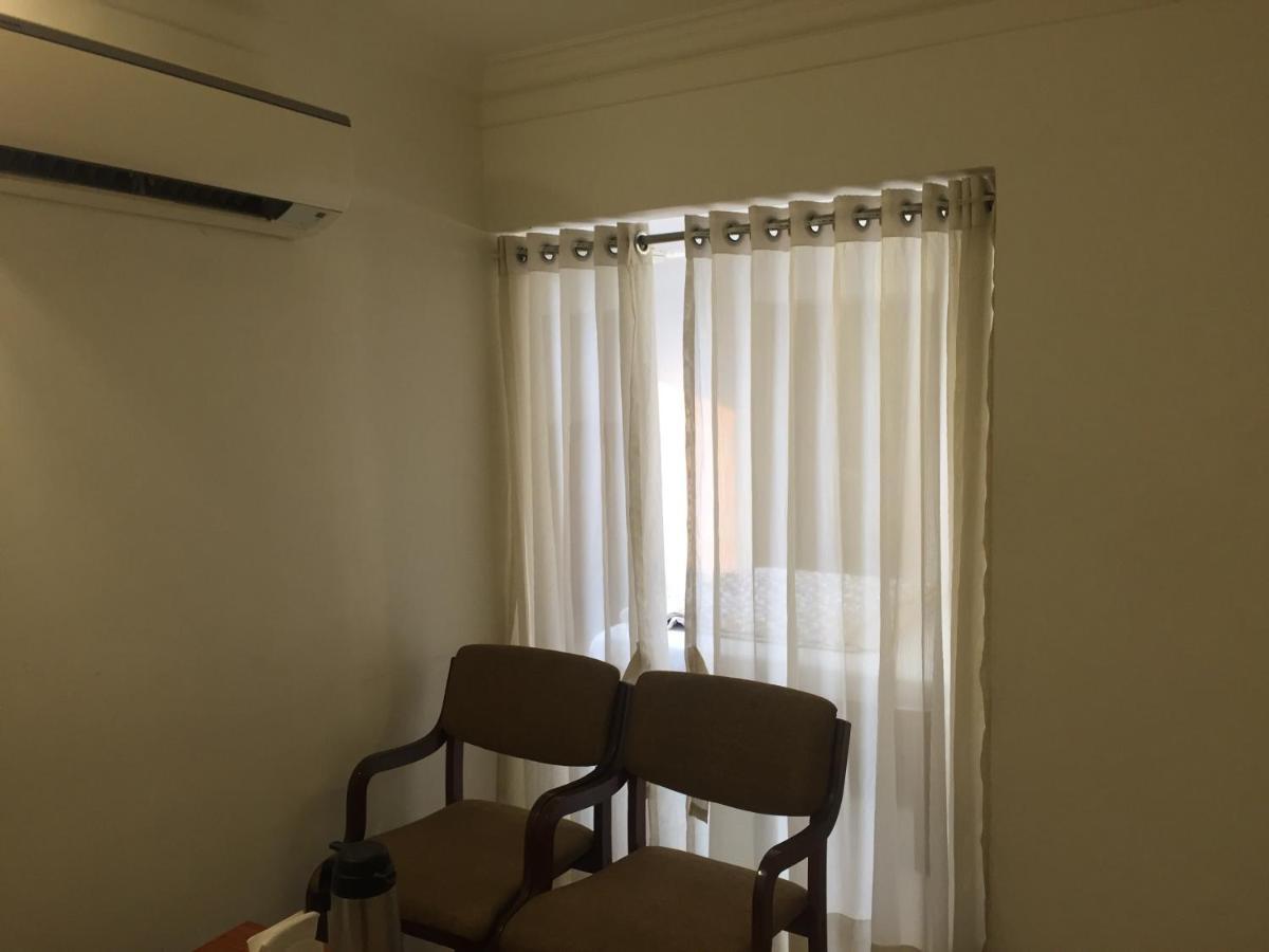 Hotel Apex Ahmedabad Bagian luar foto