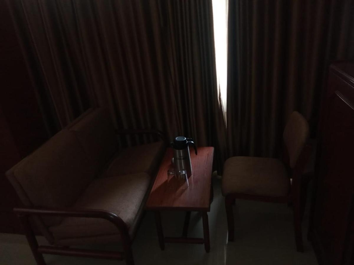 Hotel Apex Ahmedabad Bagian luar foto