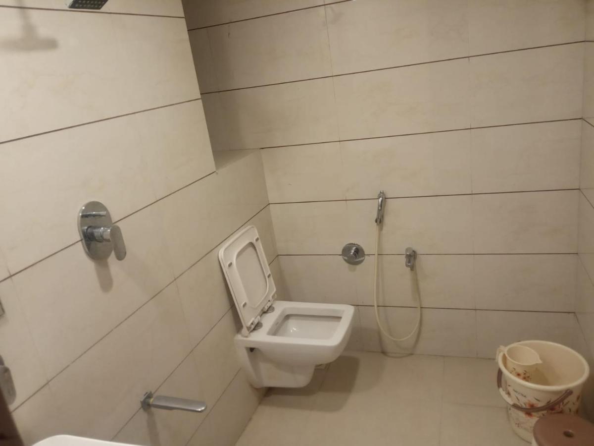 Hotel Apex Ahmedabad Bagian luar foto