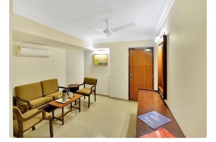 Hotel Apex Ahmedabad Bagian luar foto