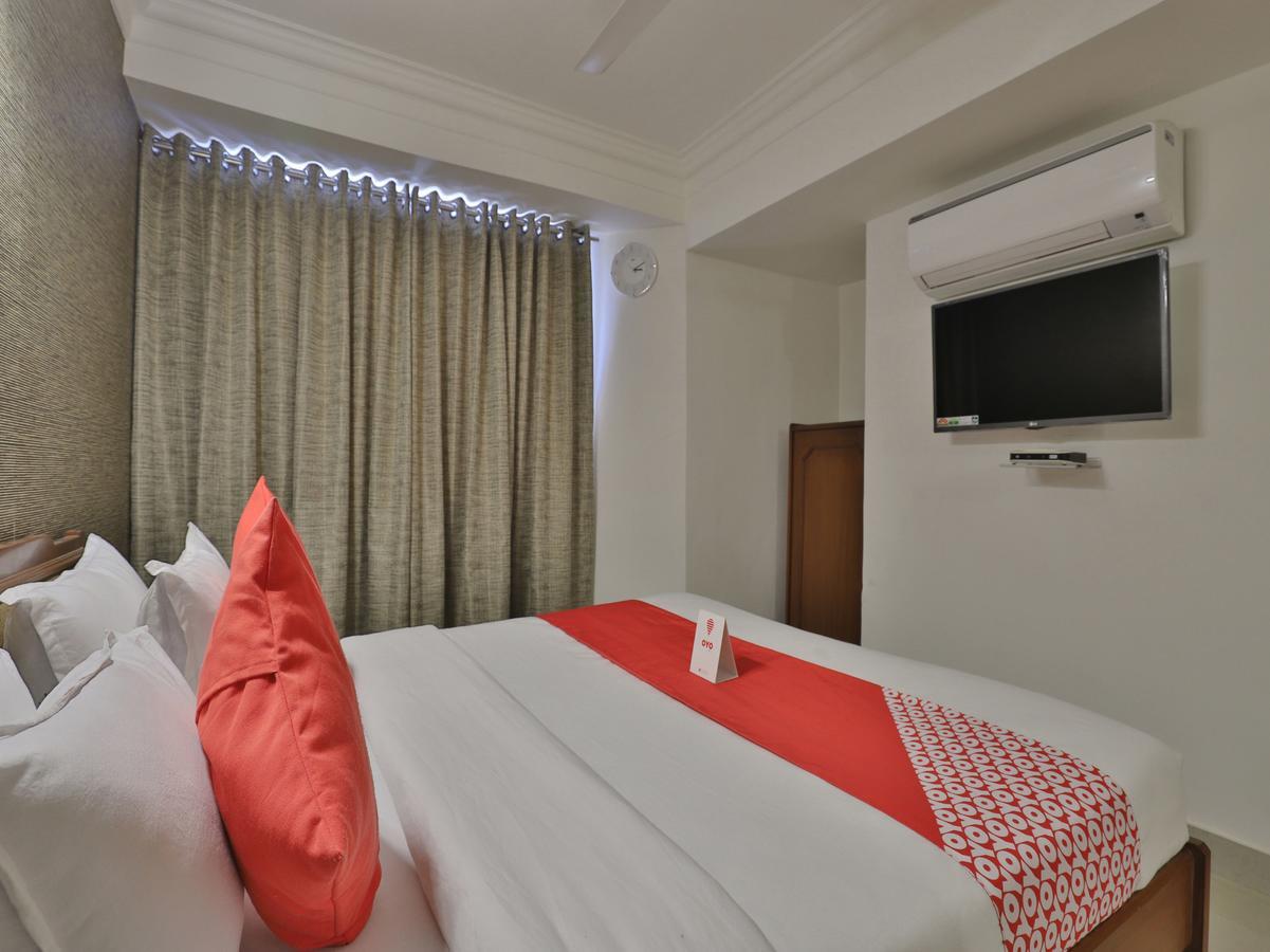 Hotel Apex Ahmedabad Bagian luar foto