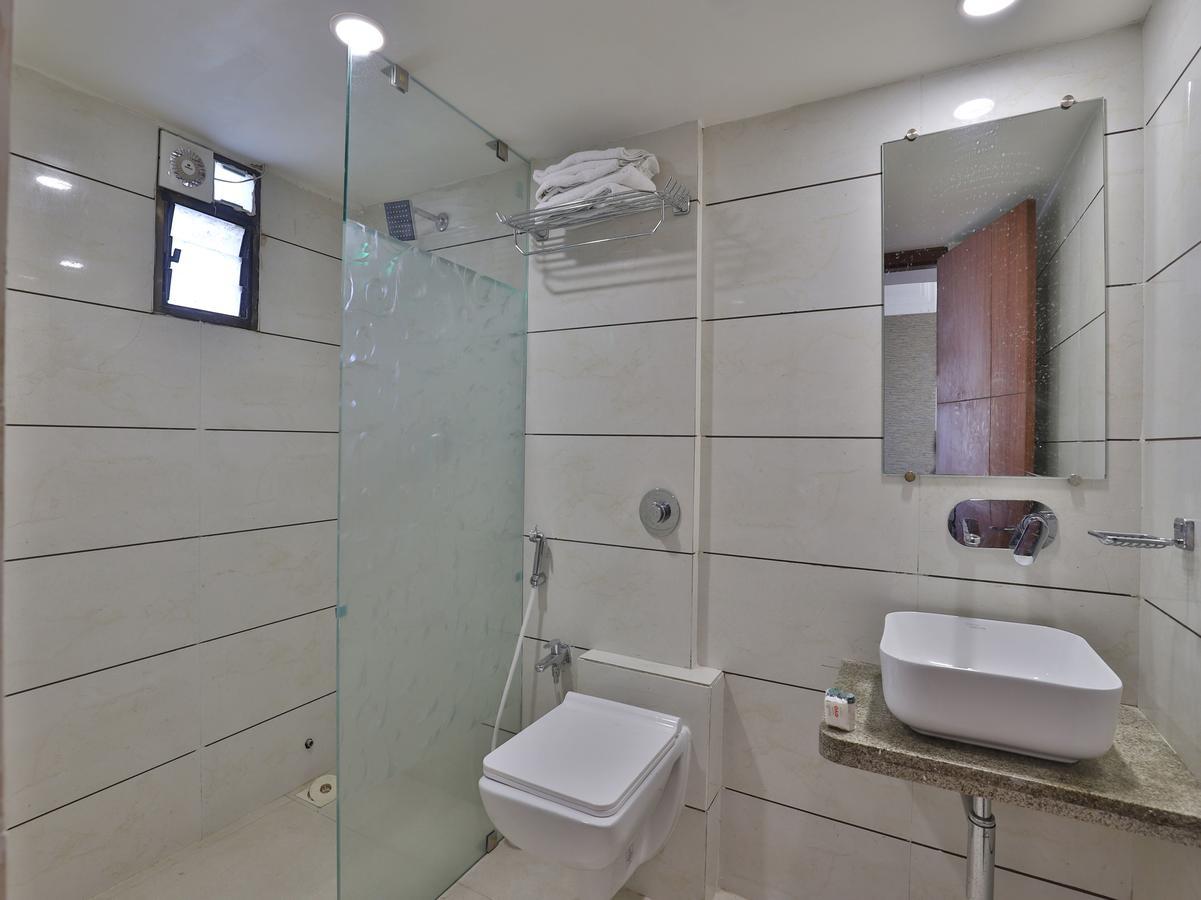 Hotel Apex Ahmedabad Bagian luar foto